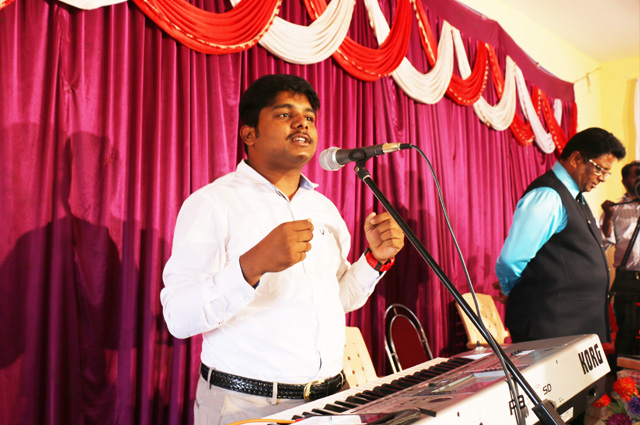 Hundreds Massed for the 2 days Mega Prayer organized by Grace Ministry at Pavagada, Tumkur. The Pavagada Prayer Meetings was a great blessing to the hundreds who gathered.